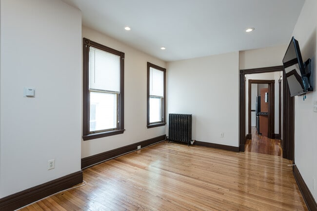 Photo - 702 State St Unit 1