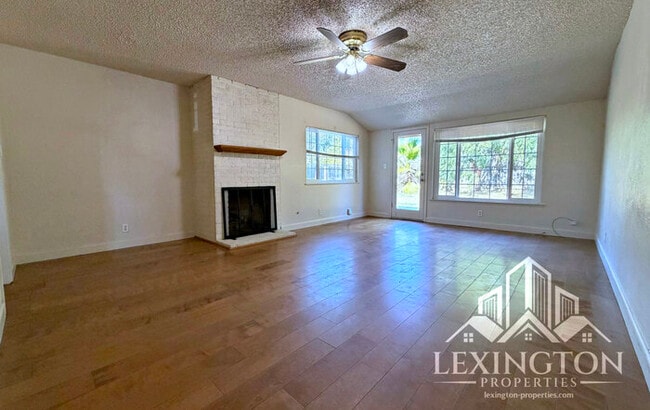 Photo - Charming 4-Bedroom Home in Arden-Arcade with Spacious Yard & Convenient Location