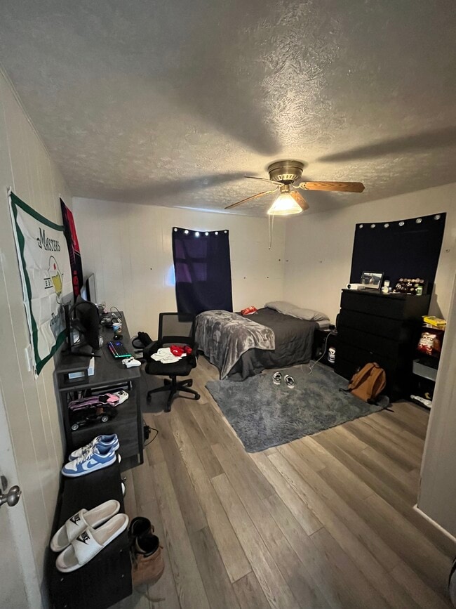 Photo - 315 Emming St