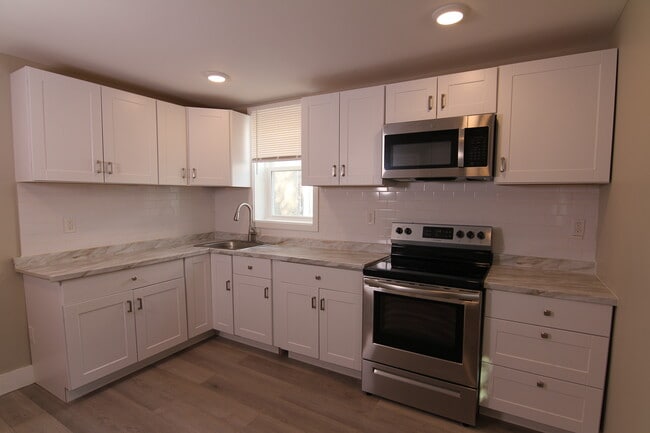 Photo - 1631 Dyre St