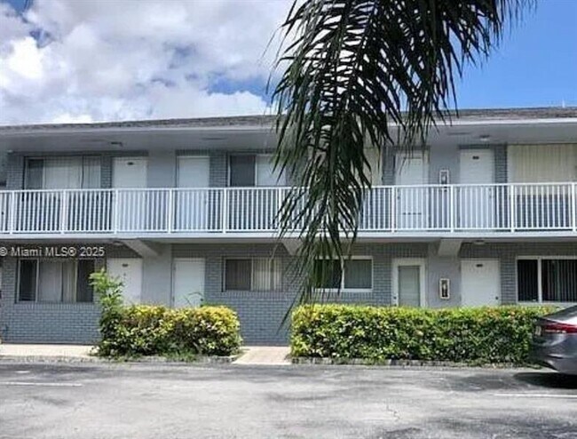 Photo - 2175 NE 56th St Unidad 214