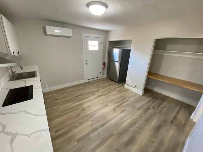 Photo - 1807 S 6th St
