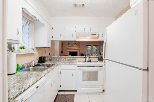 Photo - 2813 Langley Ave Unidad C105