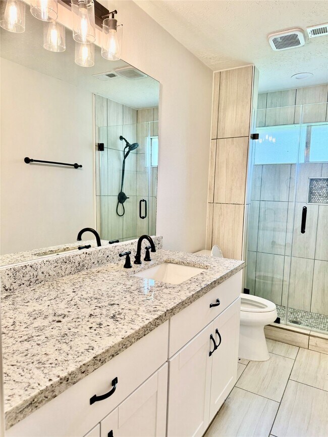 Photo - 17410 Saxon Dr