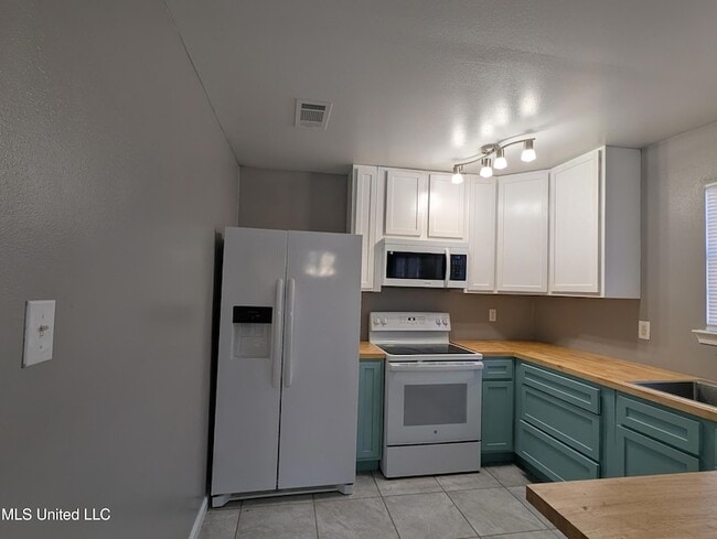 Photo - 2909 57th Ave