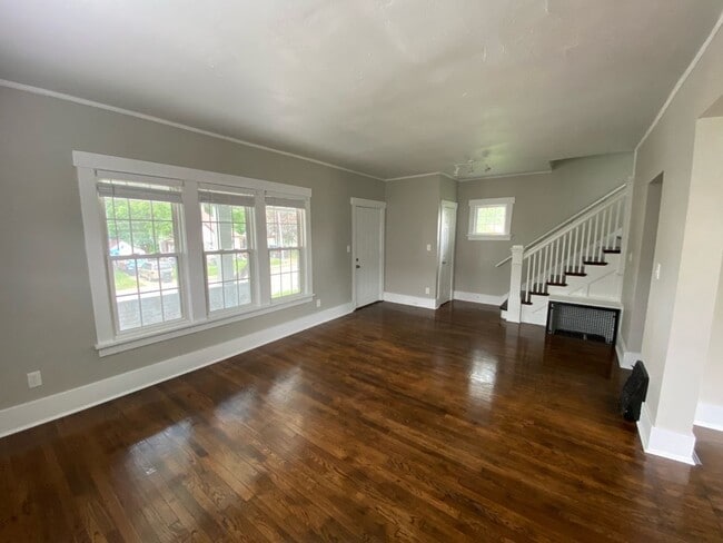 Photo - Fully Remodeled 2 Bed 1 Bath!!