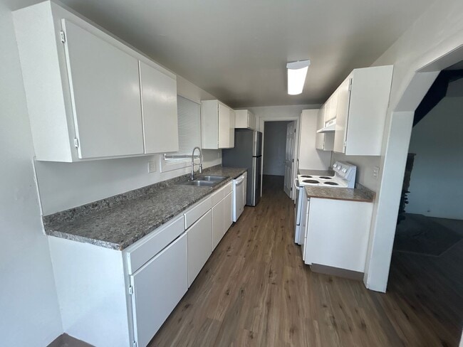 Photo - 2950 Tarmac Rd