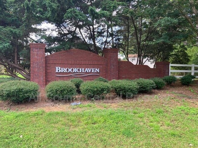 Photo - 710 Small Lake Dr