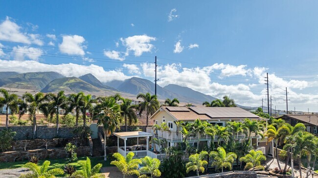 Building Photo - Oceanview Luxury Living in Prime Lahaina L... Rental