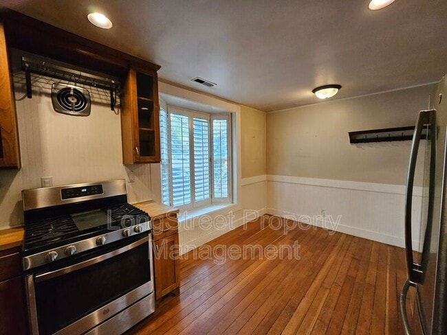 Photo - 1734 SW Market St