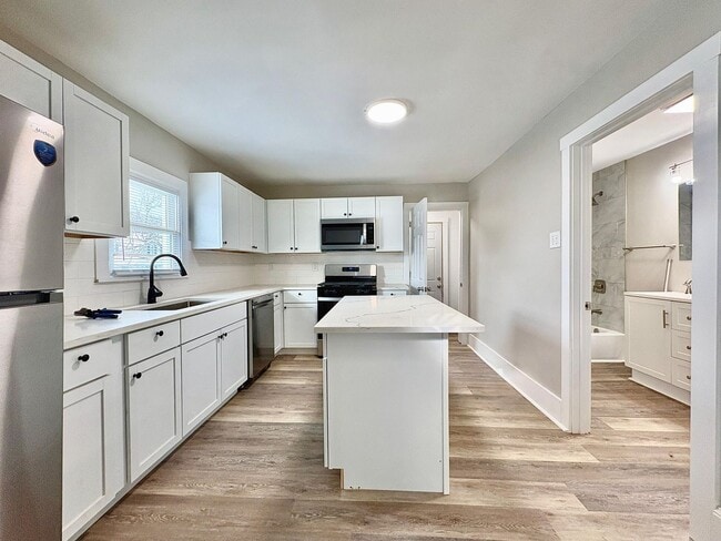 Photo - 822 W 4th St