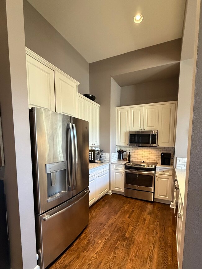 Photo - 25 N Downing St Unit 1-103