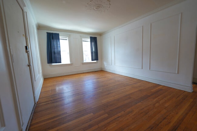 Photo - 724 Heman Ave