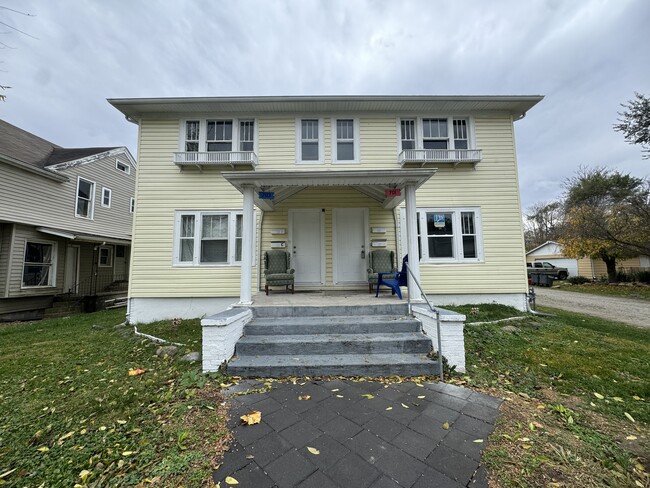 Photo - 701 E Walnut St Condo Unit B