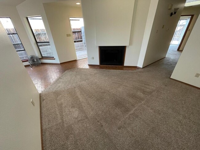 Photo - 5320 Heritage Way NE