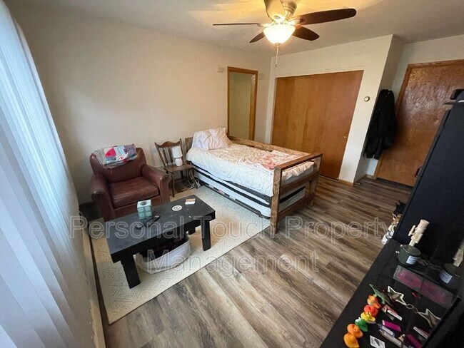 Building Photo - 420 10th Ave N Unit 6 Rental