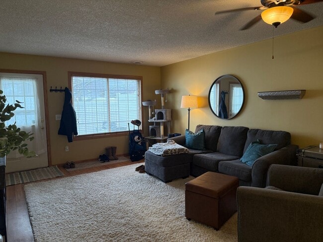 Photo - Charming 2BR Townhome in Desirable Cliff Lake Community