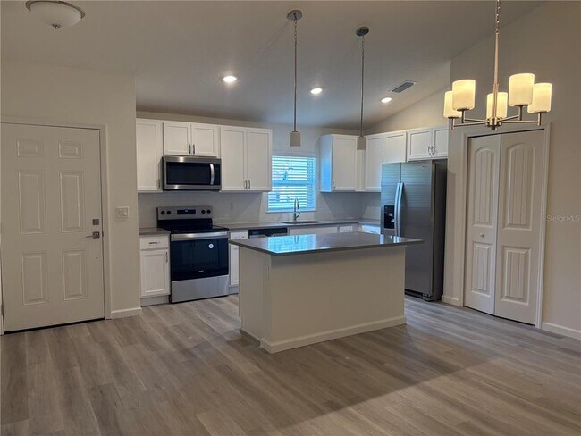 Photo - 72 Lancelot Dr