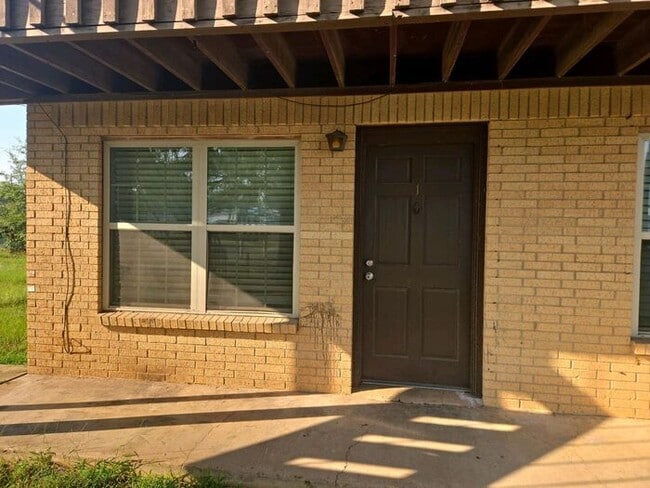 Photo - Available Now! Updated, Downstairs 2 Bedro...