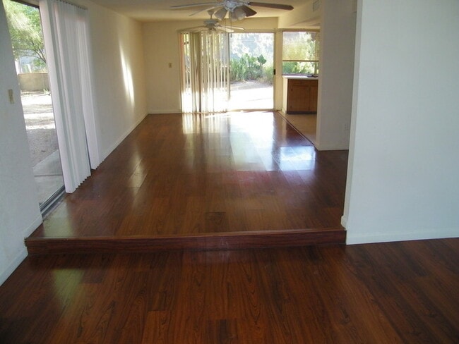 Photo - 618 N Medford Dr