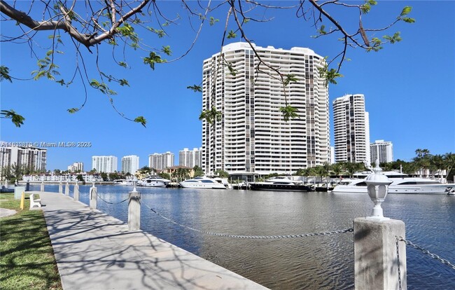 Building Photo - 3030 Marcos Dr Unit T512 Rental