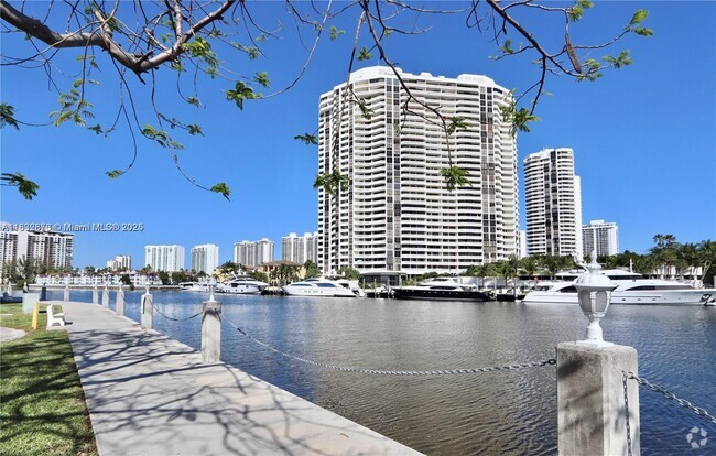Building Photo - 3030 Marcos Dr Unit T512 Rental