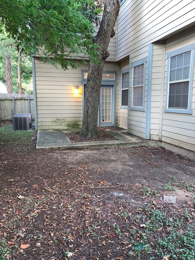 Photo - 106 E 46th St