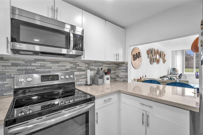 Photo - 9431 Live Oak Pl Unit 108