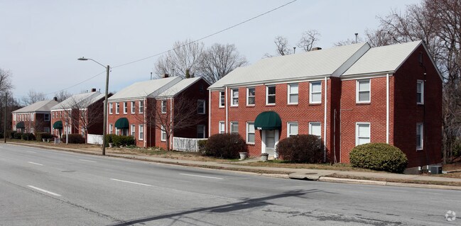 Photo - Gaslight & Mendenhall Apartments