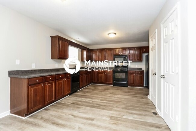 Photo - 5 Bedroom Pet-Friendly Home in Spring Hill, TN with Main Street Renewal