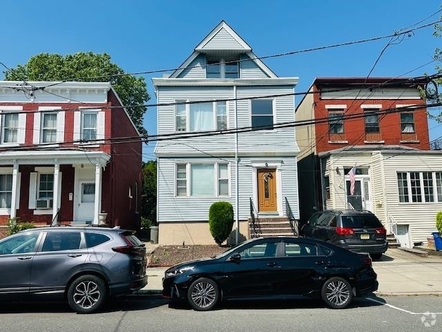 Building Photo - 11 W 31st St Unit 3 Rental