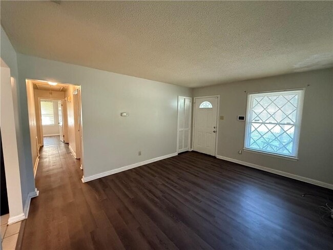 Photo - 1308 Charmaine Cir E