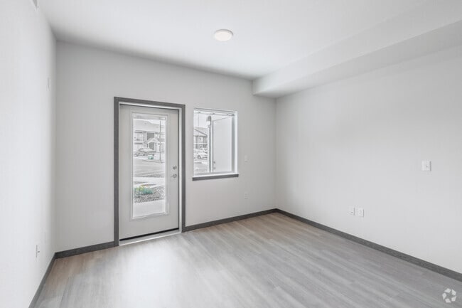 2BR, 2BA - 936SF - Living Room