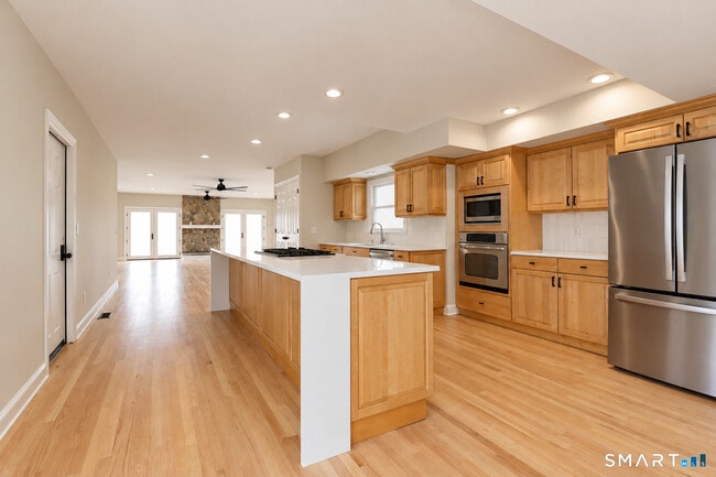 12 Center St