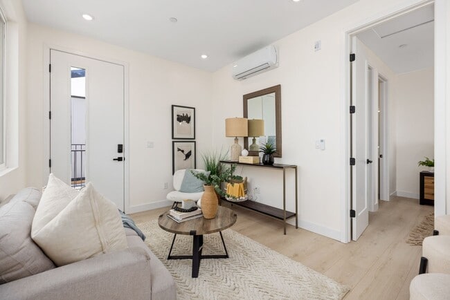 Photo - 3873 Boren St Unit 3877 Boren St  14