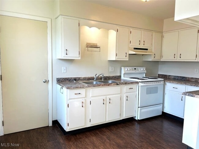 Photo - 20 E 36th St