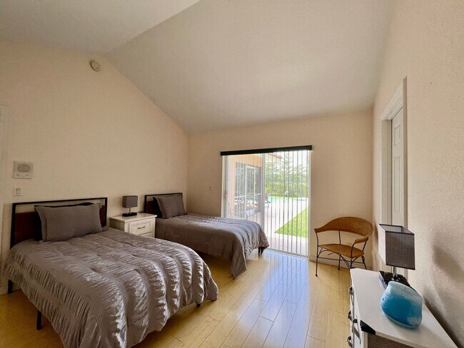 12853 Bellerive Dr Unit SI ID1565895P