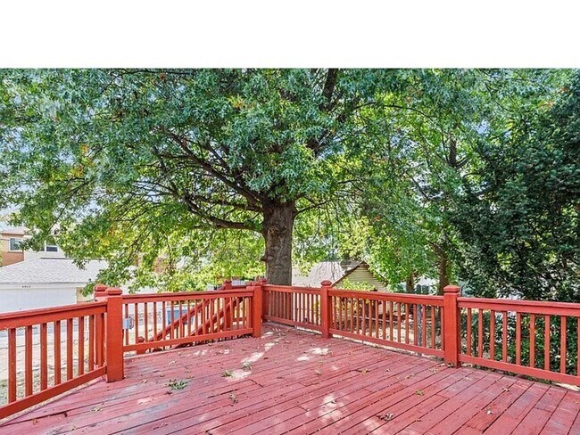 Photo - Comfortable Living in the Heart of South St. Louis