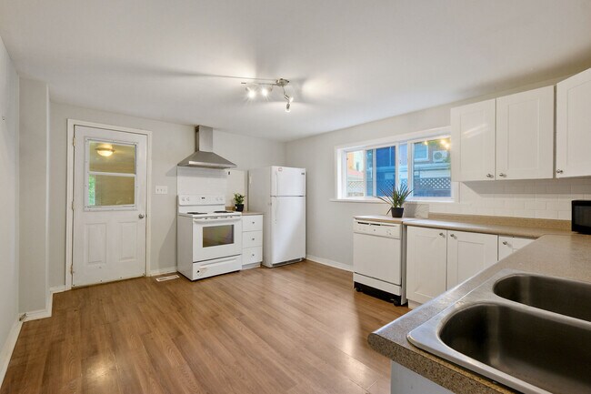 Photo - 84 McLachlin St S