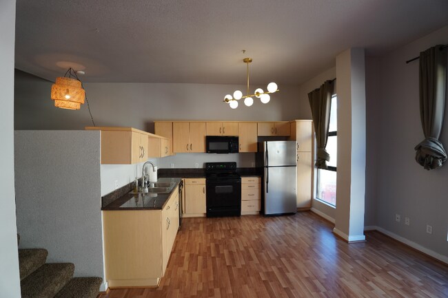 777 Sixth Ave Unit 421