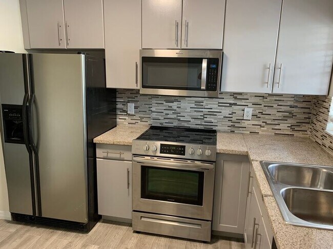 Photo - Aqua Residence @ Pembroke Pines