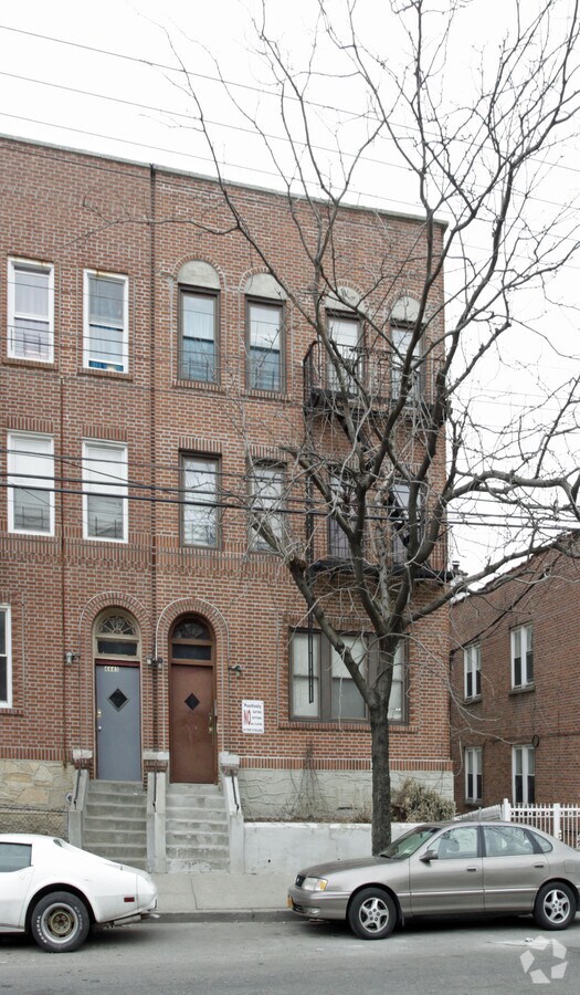 4447 Carpenter Apartments Bronx, NY