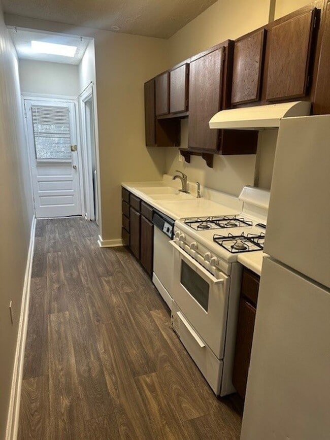 691 Durant Pl NE Unit 3