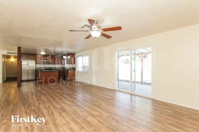 Photo - 3502 E Greenway Ln