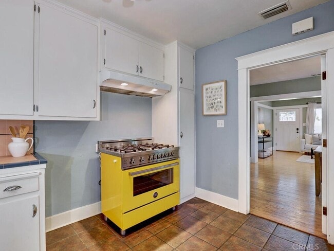 Photo - 229 Jacaranda Pl