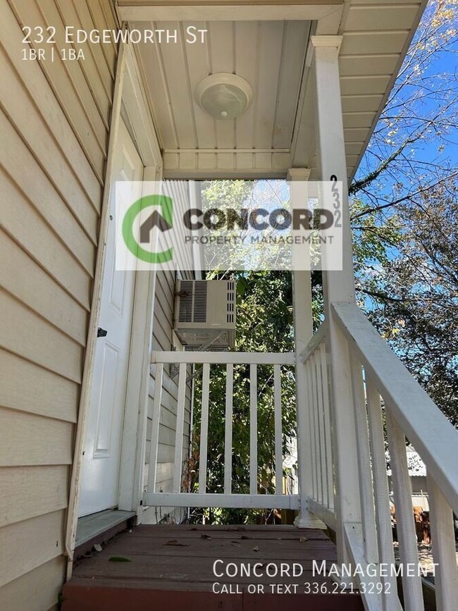 Photo - 232 Edgeworth St