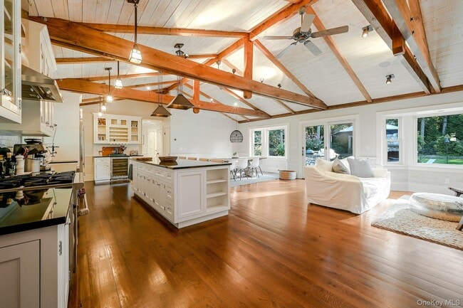 Photo - 1600 Pine Tree Rd