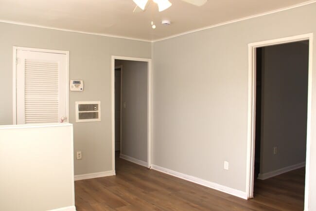 Photo - 1709 Oakwood Ave NE