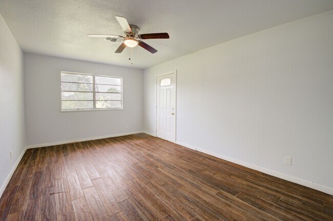 Photo - 3419 Avenue B