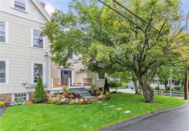 259 Gibbs Ave Unit 5